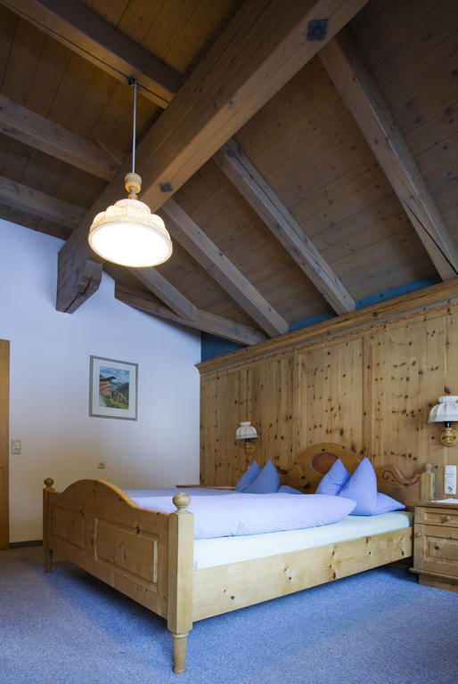 Alfonsstueberl - Ferienwohnungen & Restaurant Innervillgraten Δωμάτιο φωτογραφία